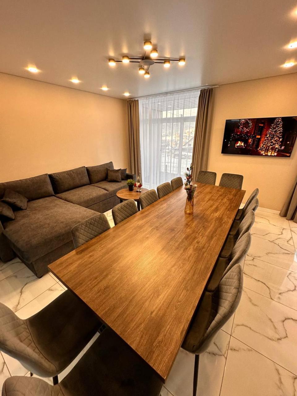 Park House Apartment Palyanytsya Luaran gambar