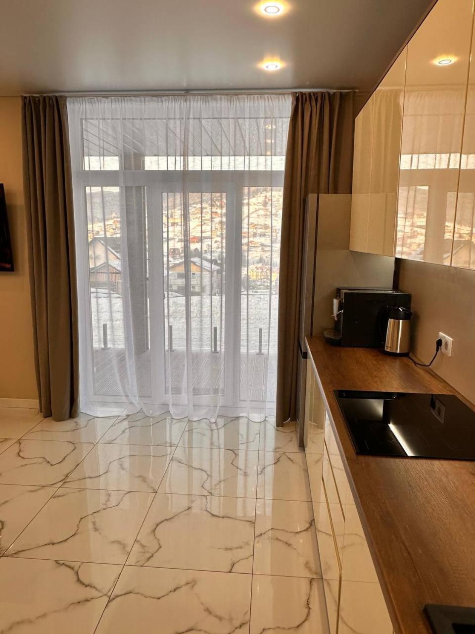 Park House Apartment Palyanytsya Luaran gambar